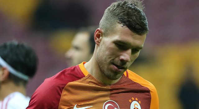 Podolski resmen açıklandı! İşte alacağı ücret... Podolski resmen açıklandı! İşte alacağı ücret...