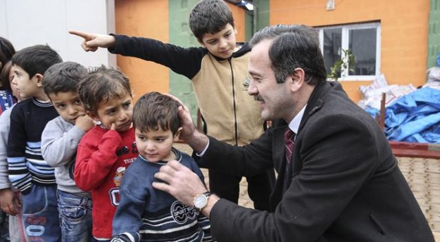 Reis ekibinden Suriye'ye yardım Reis ekibinden Suriye'ye yardım