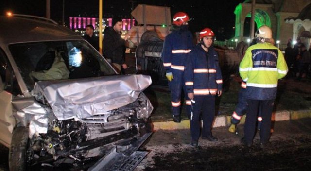 Sakarya'da feci kaza: 6 yaralı Sakarya'da feci kaza: 6 yaralı