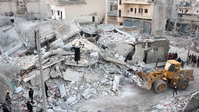 Suriye rejimi sivil yerleşim yerlerini bombaladı Suriye rejimi sivil yerleşim yerlerini bombaladı