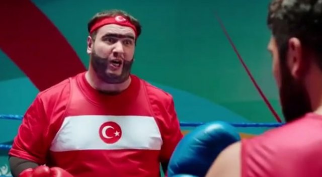 Tartışmalara yol açan sahne kaldırıldı
