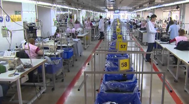 Tekstil fabrikasına 2 bin TL’ye çalışacak işçi bulunamıyor Tekstil fabrikasına 2 bin TL’ye çalışacak işçi bulunamıyor