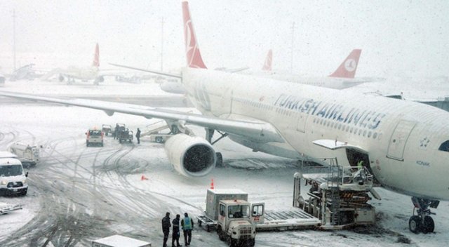 THY, olumsuz hava şartları nedeniyle 327 seferini iptal etti THY, olumsuz hava şartları nedeniyle 327 seferini iptal etti