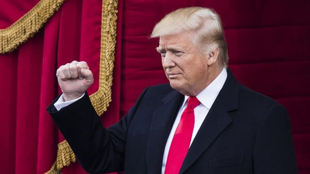 Trump başkan oldu, '1984' romanı ABD'de zirveye çıktı Trump başkan oldu, '1984' romanı ABD'de zirveye çıktı