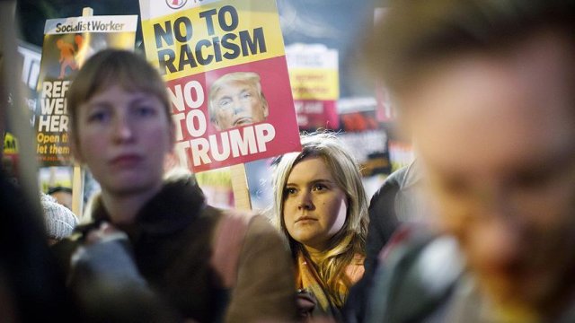 Trump'ın vize yasağı Birleşik Krallık'ta protesto edildi Trump'ın vize yasağı Birleşik Krallık'ta protesto edildi