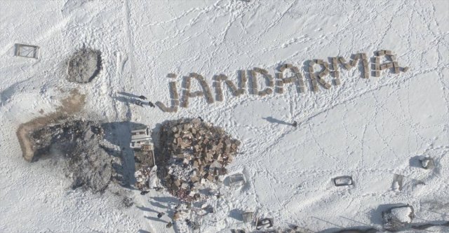 Van'da kaçak sigaralar yakılarak imha edildi Van'da kaçak sigaralar yakılarak imha edildi