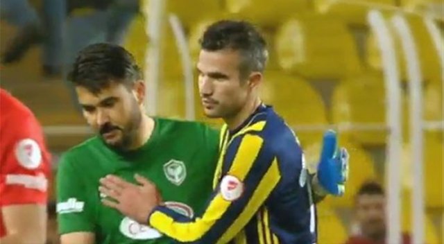 Van Persie'den 'panenka' özürü Van Persie'den 'panenka' özürü