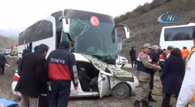 Tokat&#039;ta yolcu otobüsü kaza yaptı, 3 ölü 5 de yaralı var