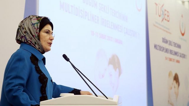 'Asıl olan müdahalesiz normal doğumdur'