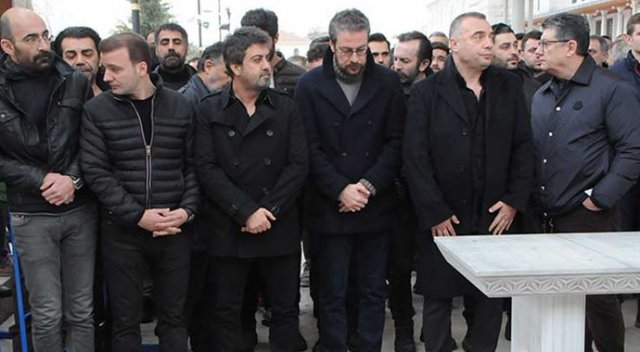 'Eşkıya Dünyaya Hükümdar Olmaz' Yıldırımer'i yalnız bırakmadı 'Eşkıya Dünyaya Hükümdar Olmaz' Yıldırımer'i yalnız bırakmadı