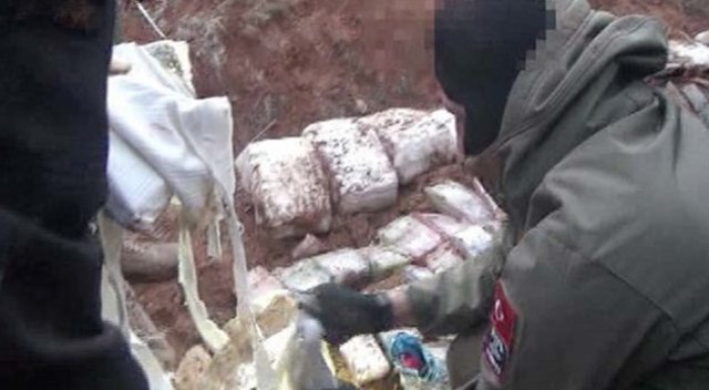 150 kilo bombayla yakalandılar! 150 kilo bombayla yakalandılar!