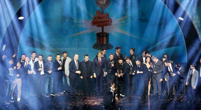 5. Sihirli Mikrofon Radyo Ödül Töreninde muhteşem final 5. Sihirli Mikrofon Radyo Ödül Töreninde muhteşem final