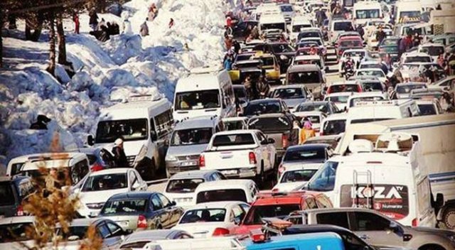 Adana'da kar yoğunluğu Adana'da kar yoğunluğu