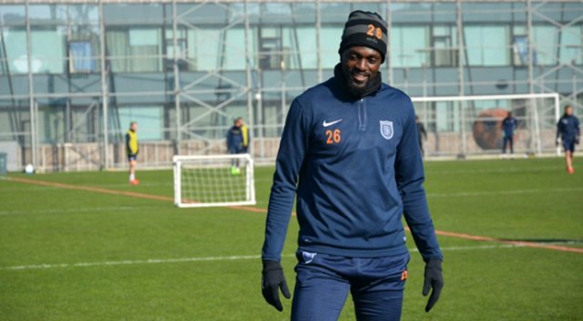 Adebayor&#039;dan Avcı’ya övgü, rakiplere gözdağı