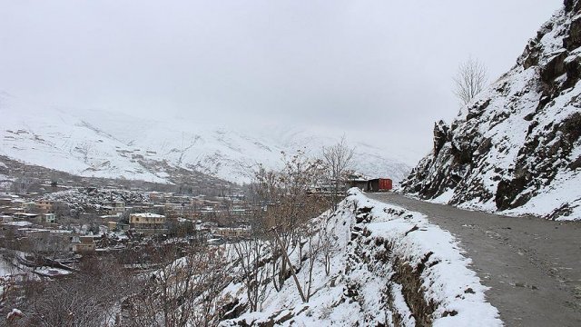 Afganistan'da çığ bir köyü yuttu Afganistan'da çığ bir köyü yuttu