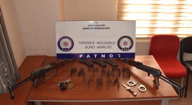 Ağrı&#039;da terör propagandası yapanların evinden silahlar çıktı