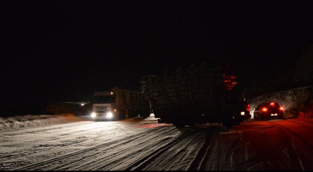 Ağrı'da ulaşıma kar engeli Ağrı'da ulaşıma kar engeli
