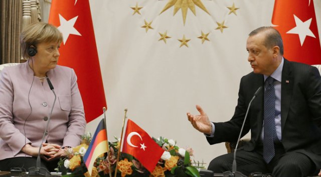 Almanya Türkiye'den her ay 500 mülteci alacak Almanya Türkiye'den her ay 500 mülteci alacak
