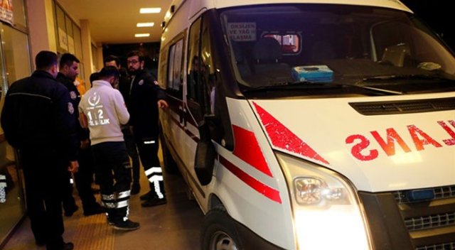 Ambulansı durdurup yaralılara saldırmak istediler Ambulansı durdurup yaralılara saldırmak istediler