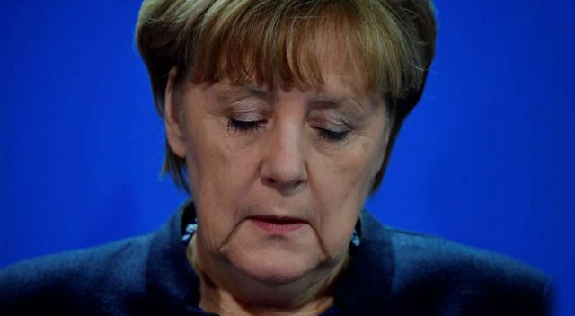 Anketlerde Schulz, Merkel'in önüne geçti