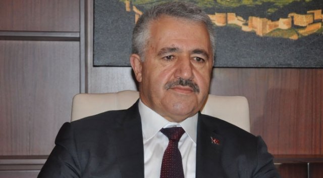 Arslan: &#039;Çanakkale Köprüsü prestij projelerden biri&#039;
