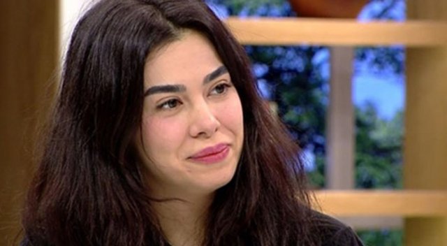 Asena Atalay'ın estetiksiz halini görenler tanıyamıyor Asena Atalay'ın estetiksiz halini görenler tanıyamıyor