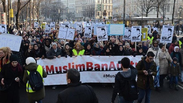 Avusturya’da 'Başörtüme Dokunma' protestosu Avusturya’da 'Başörtüme Dokunma' protestosu