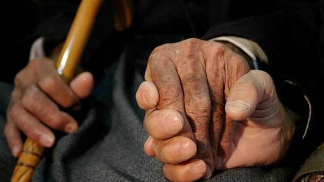 Az yemek yaşlanma sürecini yavaşlatıyor Az yemek yaşlanma sürecini yavaşlatıyor