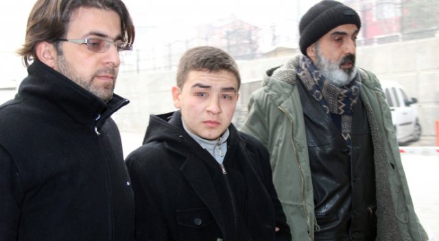 Babasını öldüren 19 yaşındaki genç, &#039;Pişmanım&#039; dedi