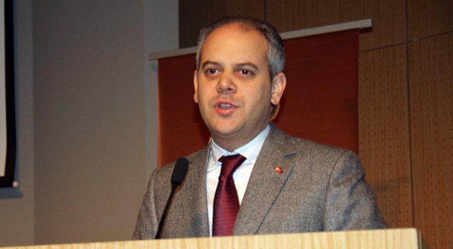 Bakan Çelik'ten Buz Hokeyi Takımına moral telefonu