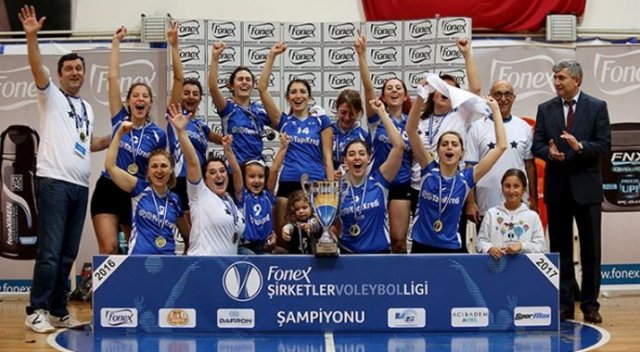 Bankalar voleybola damga vurdu
