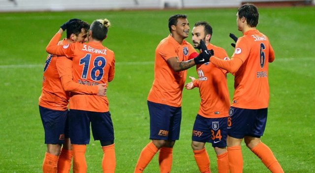 Başakşehir devleri geride bıraktı Başakşehir devleri geride bıraktı