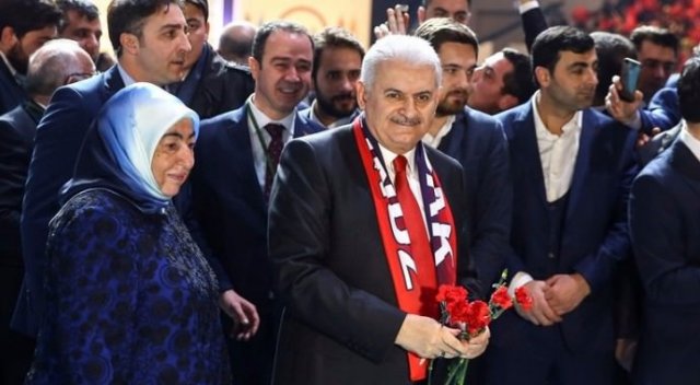 AK Parti sahaya indi! Başbakan'dan flaş açıklama AK Parti sahaya indi! Başbakan'dan flaş açıklama