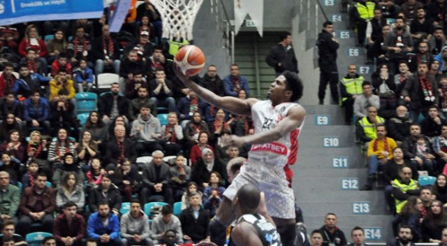 Beşiktaş deplasmanda kazandı