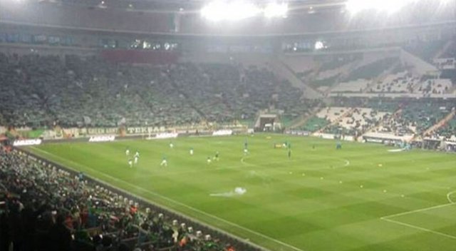 Bursa'da Fenerbahçe maçı öncesi istenmeyen görüntüler Bursa'da Fenerbahçe maçı öncesi istenmeyen görüntüler