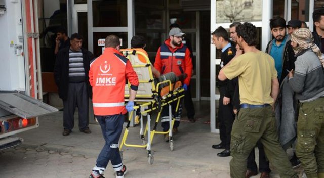 Çatışmalarda yaralanan 10 ÖSO askeri Kilis’e getirildi Çatışmalarda yaralanan 10 ÖSO askeri Kilis’e getirildi