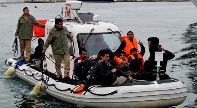 Çeşme ve Dikili&#039;de 94 mülteci yakalandı