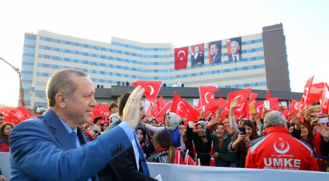 Cumhurbaşkanı Erdoğan ilk halk oylamasını yaptı: Evet mi? Hayır mı? Cumhurbaşkanı Erdoğan ilk halk oylamasını yaptı: Evet mi? Hayır mı?