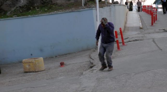 Damdan düşen hurdacı hastaneye koşarak geldi Damdan düşen hurdacı hastaneye koşarak geldi