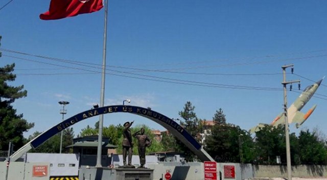 Diyarbakır'daki askeri üstte banka soyuldu Diyarbakır'daki askeri üstte banka soyuldu