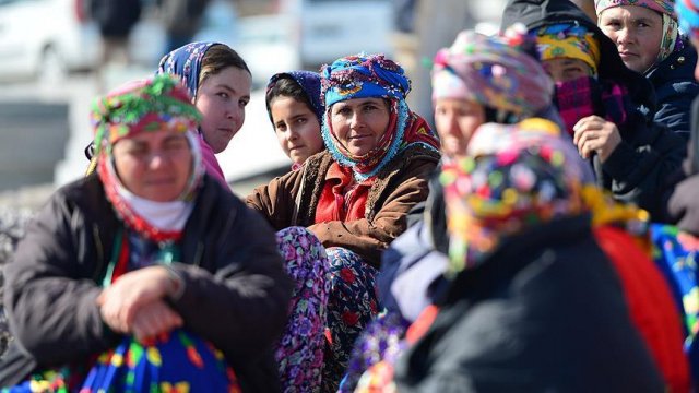 Doğanın tüm renkleri Yörük giysilerinde yaşıyor Doğanın tüm renkleri Yörük giysilerinde yaşıyor