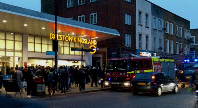 Doğu Londra&#039;da kaos! Patlama sonrası...