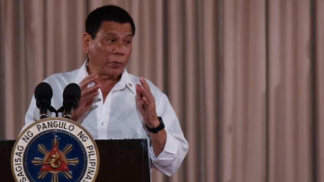 Duterte komünist isyancılarla ateşkesi bitirdi Duterte komünist isyancılarla ateşkesi bitirdi