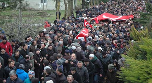 El Bab şehidini 10 bin kişi son yolculuğuna uğurladı El Bab şehidini 10 bin kişi son yolculuğuna uğurladı