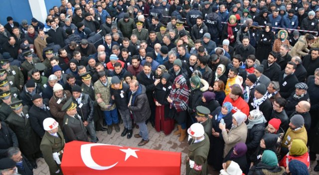 El Bab şehidini binler uğurladı