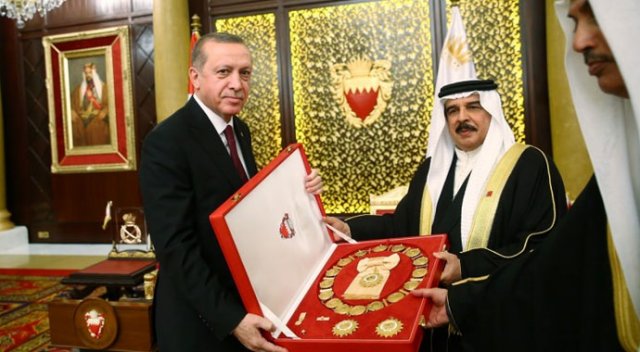 Erdoğan'a Şeyh İsa bin Salman Al Halife madalyası