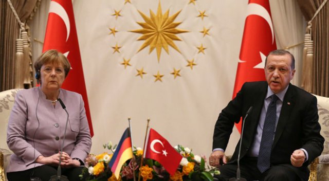 Erdoğan'dan Merkel'e ders: Asla kabul edemem! Erdoğan'dan Merkel'e ders: Asla kabul edemem!