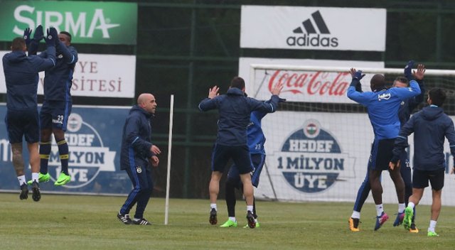 Fenerbahçe, Bursaspor maçı hazırlıklarını sürdürdü Fenerbahçe, Bursaspor maçı hazırlıklarını sürdürdü