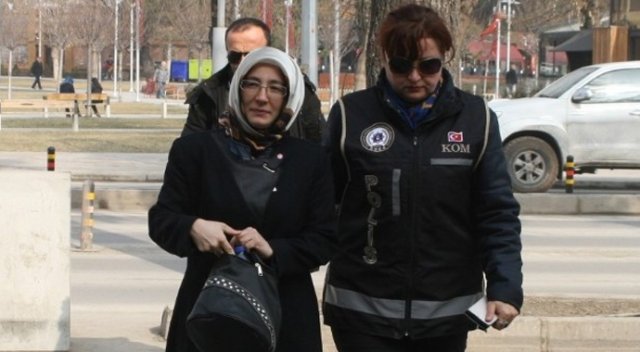 FETÖ’nün 'derneklerden sorumlu ablası’ tutuklandı FETÖ’nün 'derneklerden sorumlu ablası’ tutuklandı