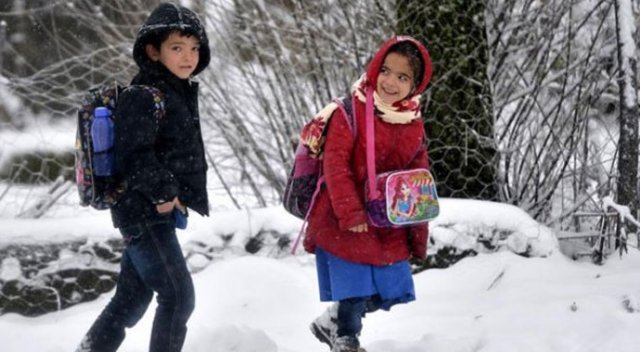 Hakkari'de eğitime kar engeli Hakkari'de eğitime kar engeli